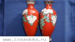Две старинные вазы Клуазоне (Cloisonne) с изящным цветочным рисунком. Япония, период Мэйдзи, нач. XIX  века.
