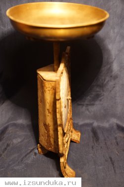 Старинные русские "Весы для хозяйства" на 40 фунтов в стиле Модерн. Россия, кон. XIX века.