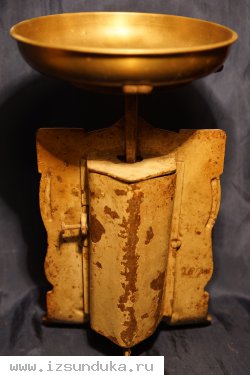 Старинные русские "Весы для хозяйства" на 40 фунтов в стиле Модерн. Россия, кон. XIX века.