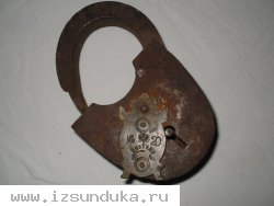 большой старинный железный кованый замок