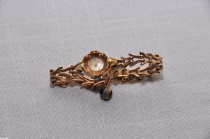 Jaquet Geneve золотые наручные часы.