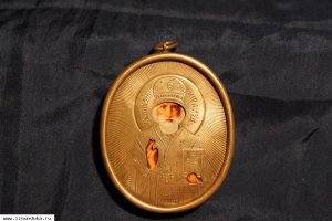 Иконка c изображением святителя Николая Ч
