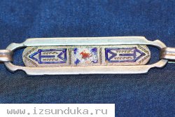 Цепь &laquo;Шатлен&raquo; из серебра &laquo;84&raquo; пробы, украшенная полихромными перегородчатыми эмалями в стиле &laquo;Модерн&raquo;.  Российская Империя. XIX век. Материал: серебро &laquo;84&raquo; пробы, полихромные перегородчатые эмали. Длина цепи
