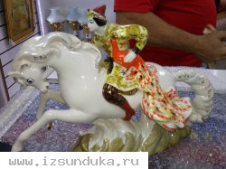 Статуэтка "Иван-царевич и Жар-птица".