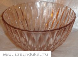 Салатница из розового стекла большая